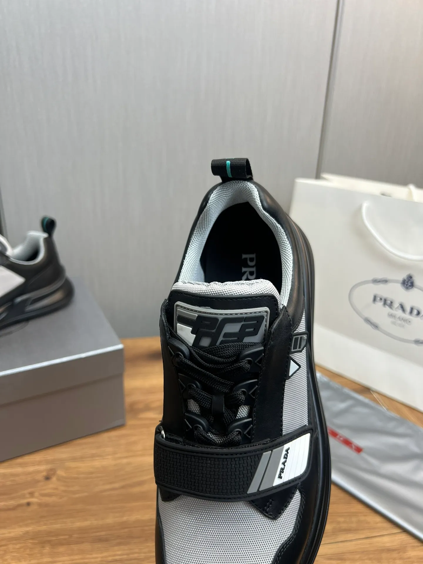 Men's shoes 💰620💰 [PRADA] Men's shoes are popular in the counter, official website is synchronized, high-quality shipments ✔️Original cowhide stitching mesh + cowhide lining, 1🆚1 replica, original original bottom, 38-45 (45 customized, non-refundable)